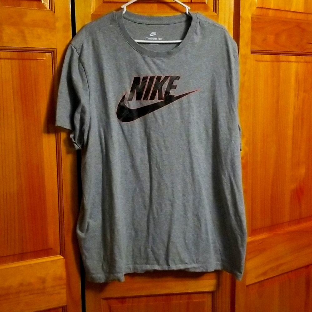 Nike T